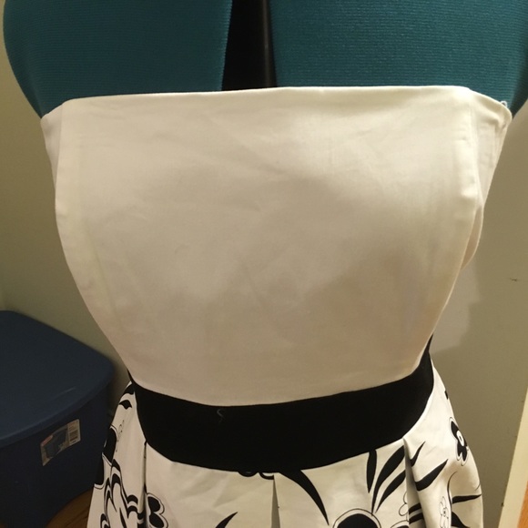 Black & White Floral Strapless Dress Plus Size 16 - Picture 7 of 7